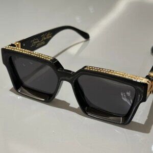 Authentic Louis Vuitton Drive Sunglasses✨